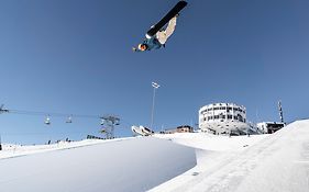 Peaks Place Apartments & Spa